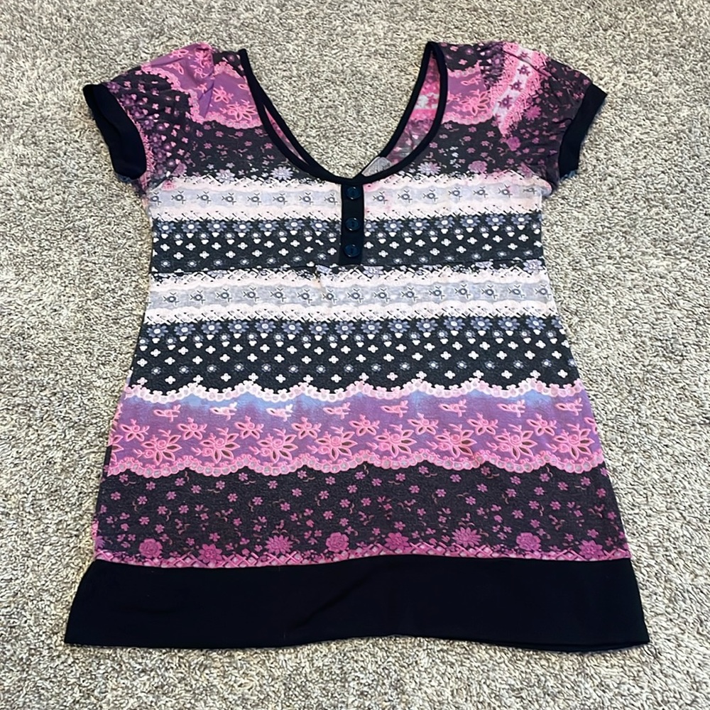 Daytrip Short Sleeve V-Neck Top
